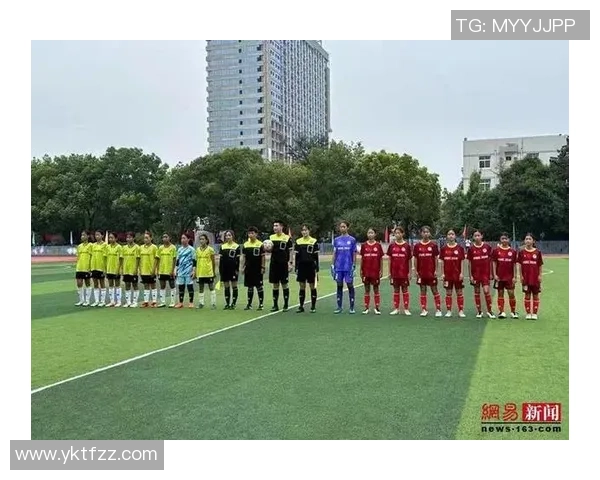 在绿茵场上与梦想同行与足球共舞的青春旋律 在绿茵场上与梦想同行与足球共舞的青春旋律